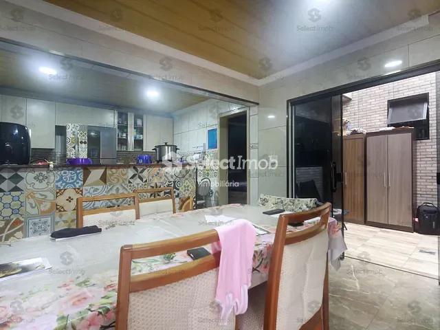 Casa com 145m² 3 quartos e 3 banheiros, à venda, no bairro Parque São Vicente em Mauá