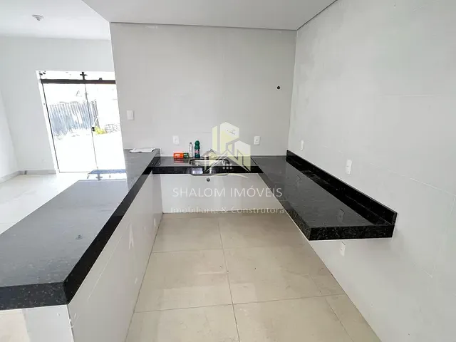 Casa com 137m² 3 quartos e 1 banheiro, à venda, no bairro Vale das Orquídeas em Contagem