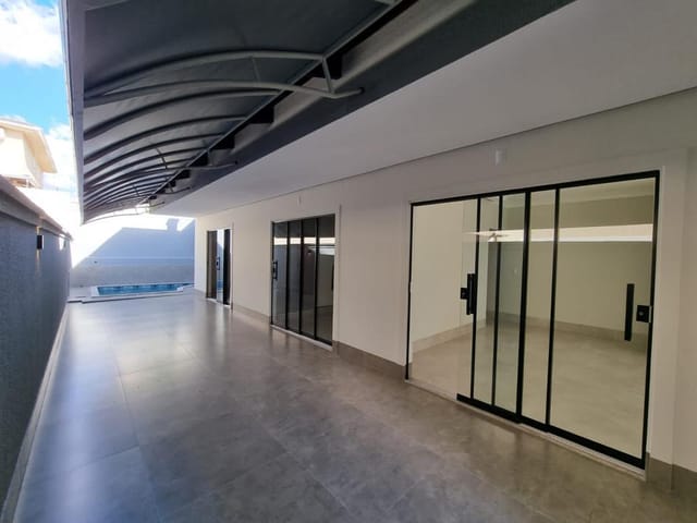 Foto do Casa - Casa Térrea 4 Quartos com piscina no Jardins Madri Goiânia GO. | Home Gyn Imóveis Ltda