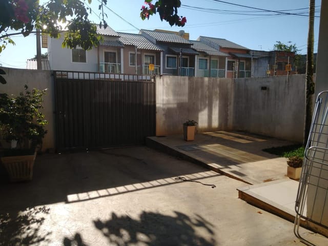 Casa 2 quartos e 2 banheiros, à venda, no bairro Parque Novo Jockey em Campos dos Goytacazes
