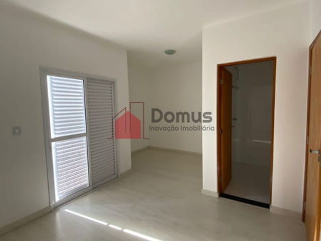 Casa à venda, no bairro Vila Areao em Taubaté