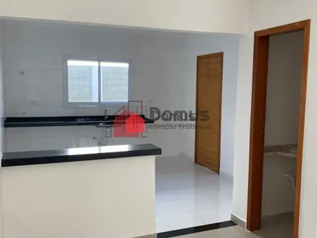 Casa à venda, no bairro Vila Areao em Taubaté