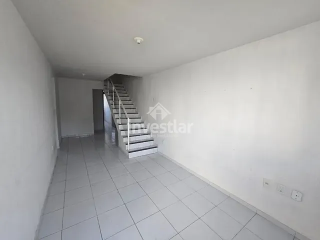 Casa com 137m² 4 quartos e 3 banheiros, à venda, no bairro Castelo Branco em Campina Grande