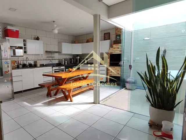 Casa 3 quartos e 3 banheiros, à venda, no bairro Jardim Imperial em Cuiabá