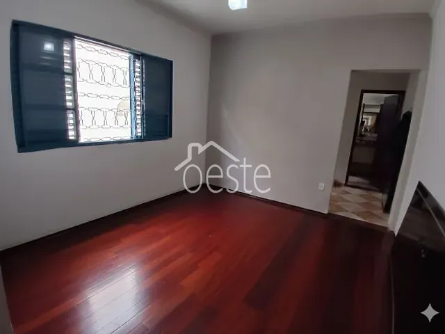 Casa com 150m² 2 quartos e 2 banheiros, à venda, no bairro Jardim São Francisco em Santa Bárbara D'Oeste