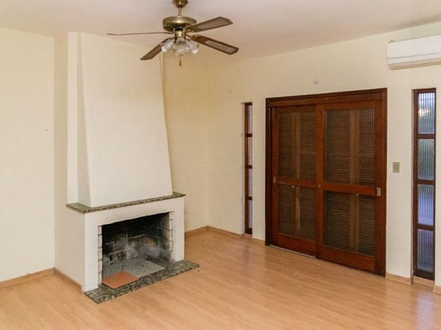 Casa com 150m² 3 quartos e 2 banheiros, à venda, no bairro Areal em Pelotas