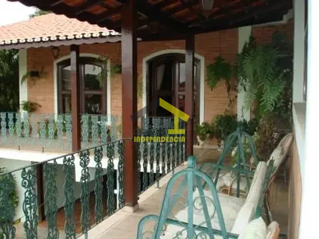 Casa com 1150m² 5 quartos e 6 banheiros, à venda ou para alugar, no bairro Parque das Laranjeiras em Itatiba