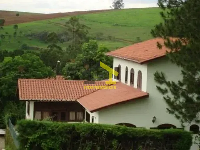 Casa com 1150m² 5 quartos e 6 banheiros, à venda ou para alugar, no bairro Parque das Laranjeiras em Itatiba