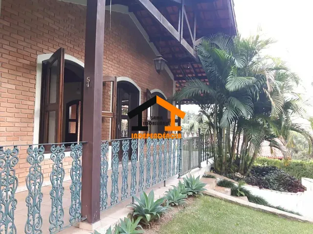 Casa com 1150m² 5 quartos e 6 banheiros, à venda ou para alugar, no bairro Parque das Laranjeiras em Itatiba