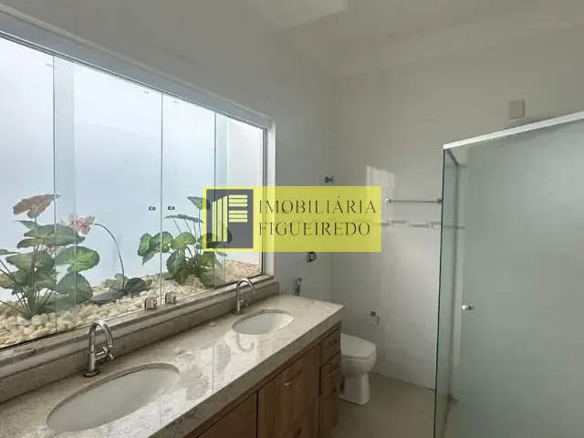 Casa com 480m² 3 quartos e 4 banheiros, para alugar, no bairro Residencial Gaivota I em São José do Rio Preto