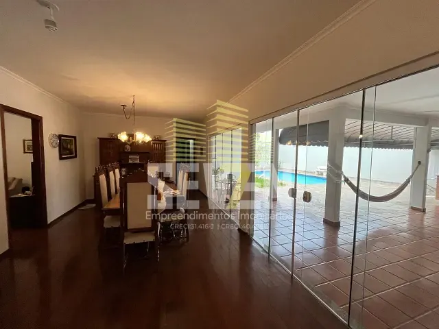 Casa com 339m² 4 quartos e 2 banheiros, à venda, no bairro Jardim Estoril em Bauru