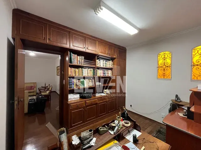 Casa com 339m² 4 quartos e 2 banheiros, à venda, no bairro Jardim Estoril em Bauru
