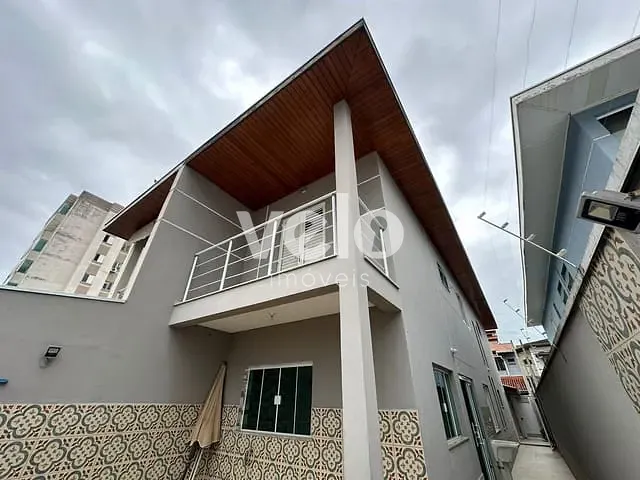 Casa 4 quartos e 3 banheiros, à venda, no bairro Loteamento Residencial e Comercial Bosque Flamboyant em Taubaté
