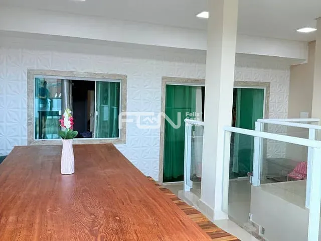 Casa 2 quartos e 2 banheiros, à venda, no bairro Parque Continental em Simões Filho