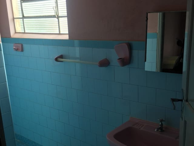 Foto do Casa - CASA para Locação
CENTRO, GUAXUPE
10 dormitórios sendo 3 suítes, 2 salas
2,00 construída | Guaxupé Imóveis Ltda