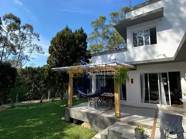 Casa 2 quartos e 3 banheiros, à venda, no bairro Ponta das Canas em Florianópolis