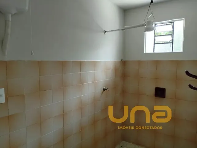Casa com 418m² 2 quartos e 1 banheiro, à venda, no bairro NOVO MUNDO em Curitiba