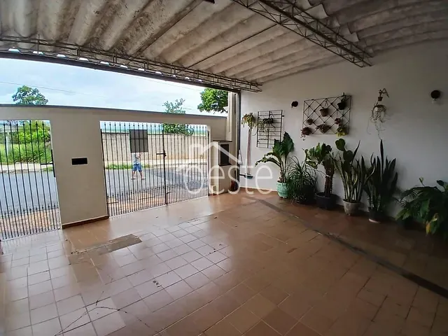 Casa com 250m² 3 quartos e 2 banheiros, à venda, no bairro Jardim Santa Rita de Cássia em Santa Bárbara D'Oeste