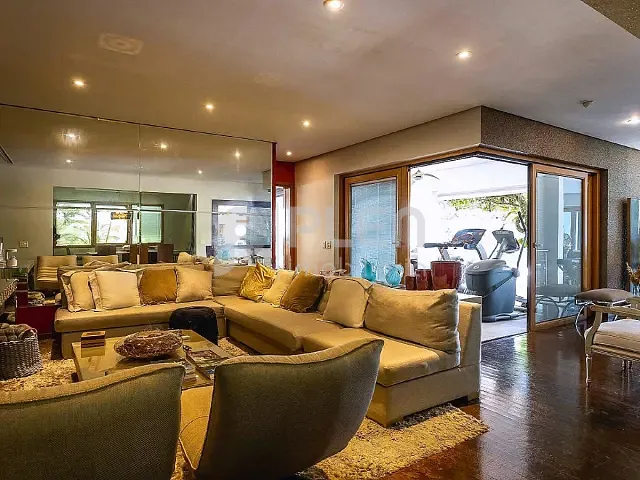 Casa com 822m² 4 quartos e 6 banheiros, à venda, no bairro Alphaville em Santana de Parnaíba