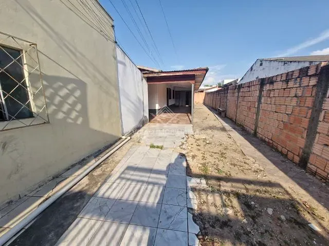 Casa 3 quartos e 3 banheiros, para alugar, no bairro Jardim Imperial em Sinop