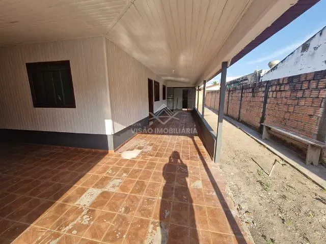 Casa 3 quartos e 3 banheiros, para alugar, no bairro Jardim Imperial em Sinop