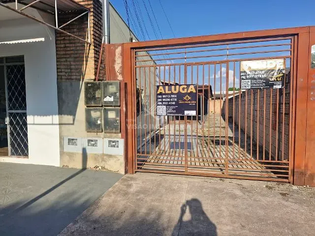 Casa 3 quartos e 3 banheiros, para alugar, no bairro Jardim Imperial em Sinop