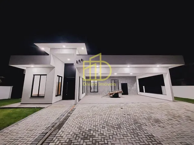 Casa com 1500m², à venda, no bairro Parque Village Castelo em Itu