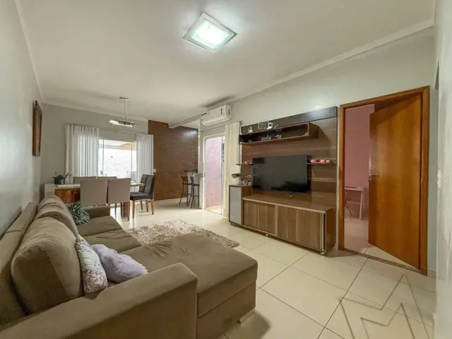 Casa com 192m² 3 quartos e 2 banheiros, à venda, no bairro Gleba Palhano em Londrina