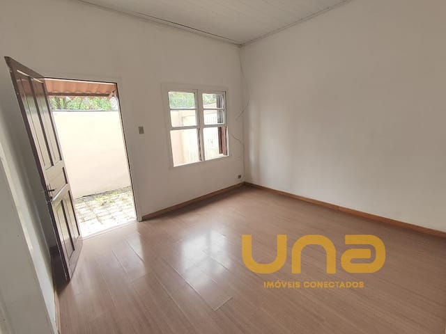 Casa 2 quartos e 1 banheiro, para alugar, no bairro REBOUÇAS em Curitiba