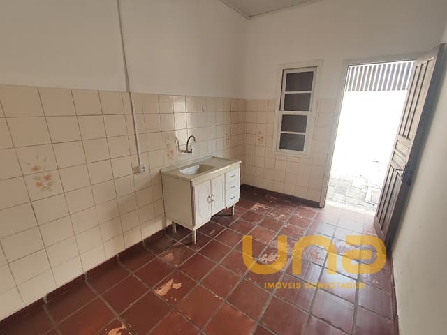 Casa 2 quartos e 1 banheiro, para alugar, no bairro REBOUÇAS em Curitiba