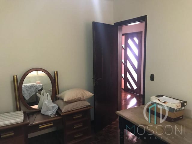 Casa com 389m² 3 quartos e 2 banheiros, à venda, no bairro Jardim Vila Rica em Cambé