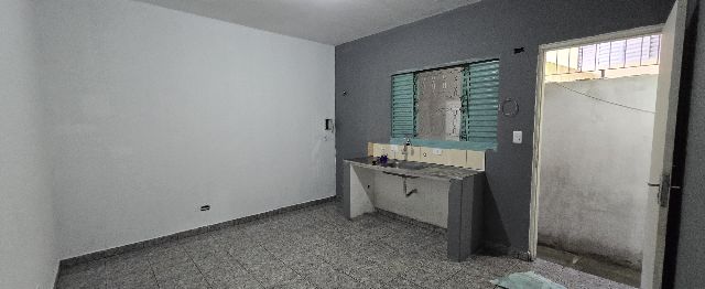 Casa 2 quartos e 1 banheiro, para alugar, no bairro Parque Novo Santo Amaro em São Paulo