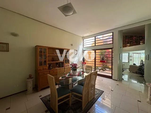 Casa 6 quartos e 8 banheiros, à venda, no bairro Jardim das Nações em Taubaté