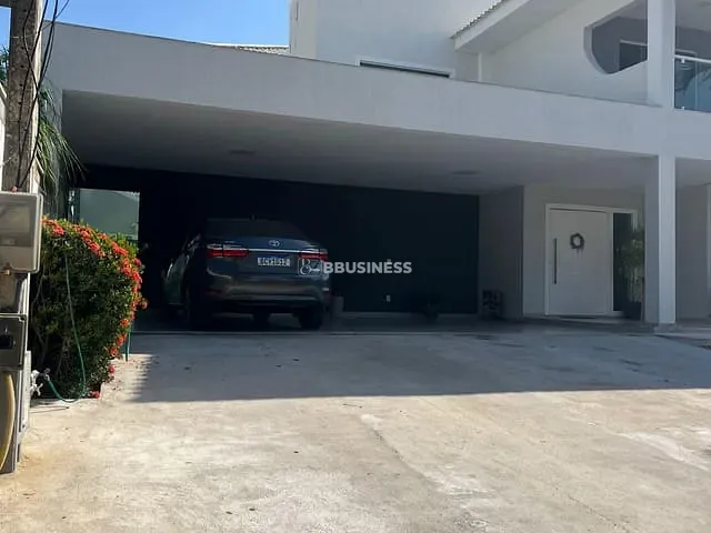 Casa 3 quartos e 4 banheiros, à venda, no bairro Parque Rodoviário em Campos dos Goytacazes