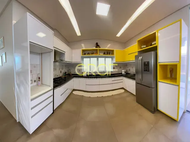 Casa 4 quartos e 6 banheiros, à venda, no bairro Jardim américa em Formosa