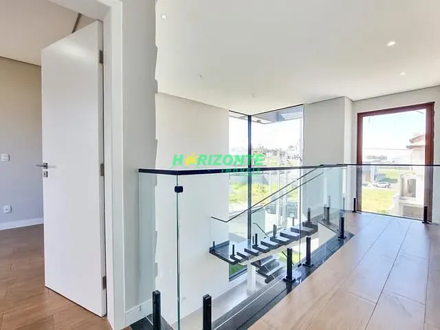 Casa com 250m² 3 quartos e 5 banheiros, à venda, no bairro Bairro da Floresta em São José dos Campos