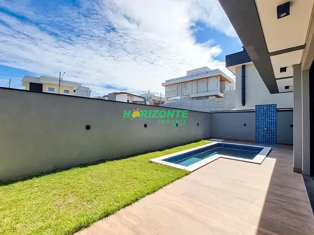 Casa com 250m² 3 quartos e 5 banheiros, à venda, no bairro Bairro da Floresta em São José dos Campos