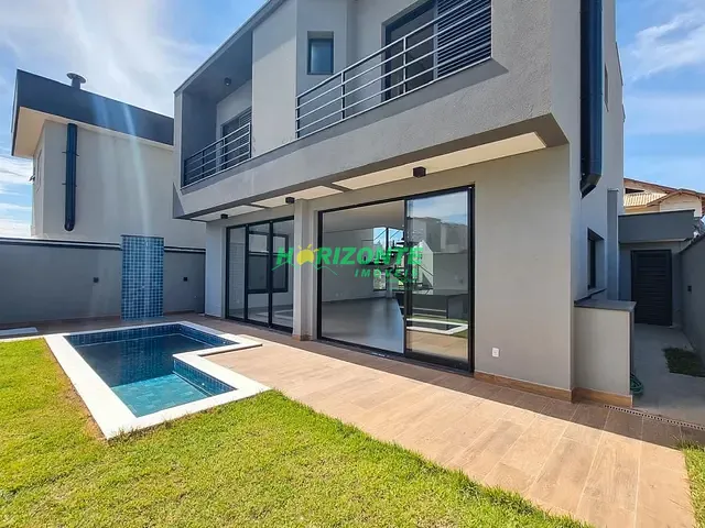 Casa com 250m² 3 quartos e 5 banheiros, à venda, no bairro Bairro da Floresta em São José dos Campos