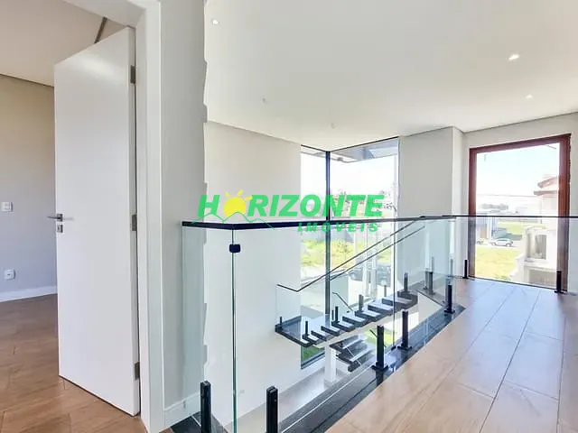 Casa com 250m² 3 quartos e 5 banheiros, à venda, no bairro Bairro da Floresta em São José dos Campos