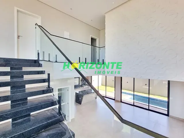 Casa com 250m² 3 quartos e 5 banheiros, à venda, no bairro Bairro da Floresta em São José dos Campos
