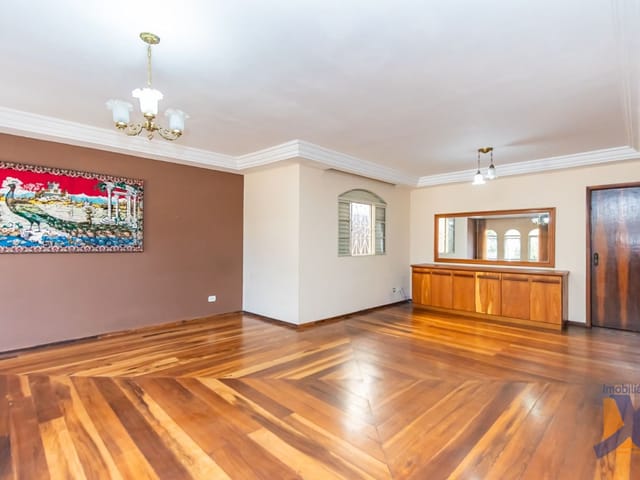 Casa com 440m² 4 quartos e 6 banheiros, à venda, no bairro Santa Quitéria em Curitiba