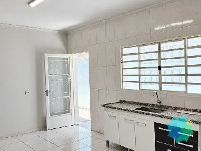 Casa com 180m² 2 quartos e 2 banheiros, à venda, no bairro Jardim Nair Maria em Salto