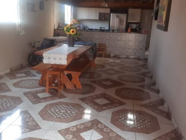Casa com 169m² 2 quartos e 2 banheiros, à venda, no bairro Seis de Agosto em Cambé