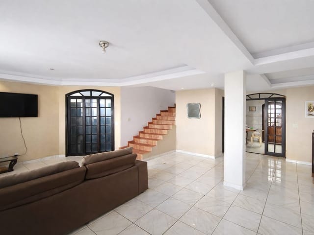 Casa 5 quartos e 5 banheiros, à venda, no bairro Jardim Tamoio em São Paulo