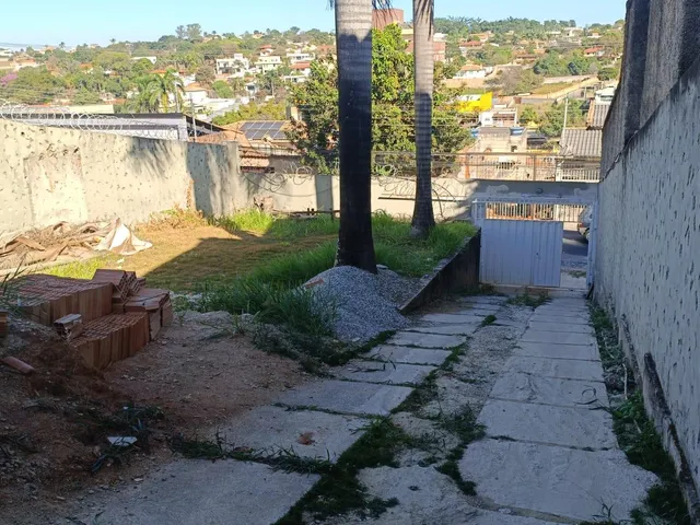 Casa 8 quartos e 4 banheiros, à venda, no bairro Céu Azul em Belo Horizonte