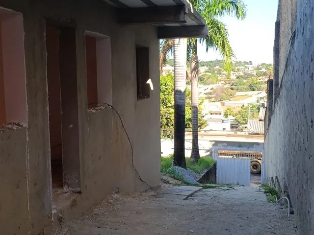 Casa 8 quartos e 4 banheiros, à venda, no bairro Céu Azul em Belo Horizonte