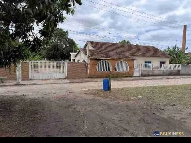 Casa com 4000m² 4 quartos e 2 banheiros, à venda, no bairro Parque Jardim Carioca em Campos dos Goytacazes