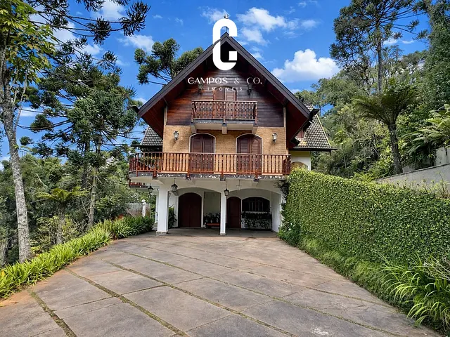 Casa com 2400m² 8 quartos e 8 banheiros, à venda, no bairro Vila Floresta em Campos do Jordão
