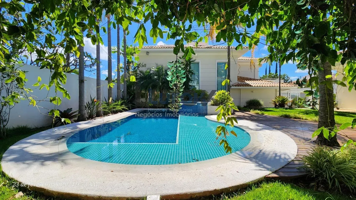 Casa, 4 quartos, 375 m² - Foto 1