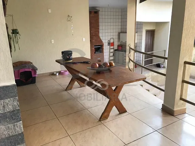 Casa com 300m² 3 quartos e 4 banheiros, à venda, no bairro Jardim Alzira em Pedreira